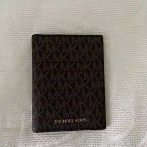 Michael Kors Jet Set Passport Waller- NEW!